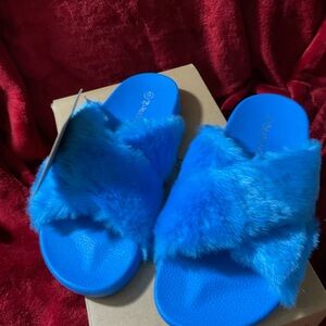BearPaw Aqua Plush Slides NIB sz6 BLUE